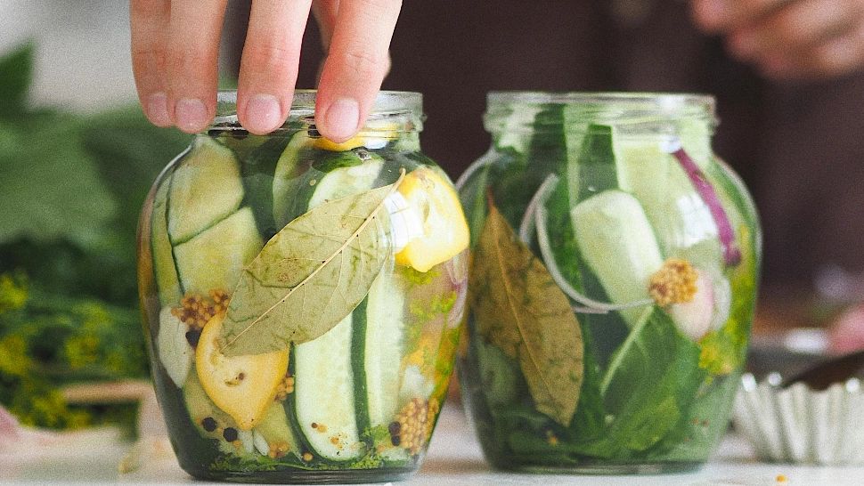 Cea mai bună rețetă de dovlecei murați pentru iarnă. Sunt mai gustoși decât orice alte murături