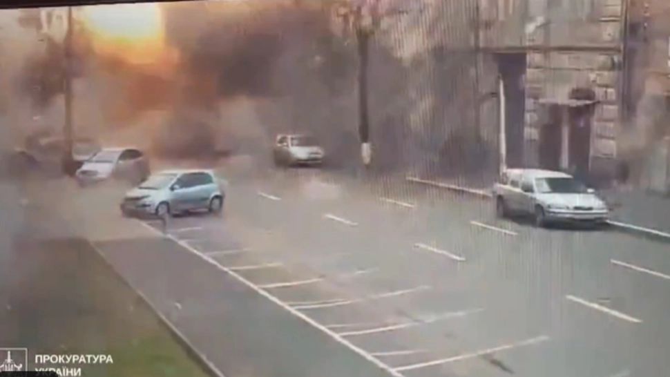 Momentul în care o dronă rusească atacă o grădiniță din Harkov. Atacul a zguduit tot orașul