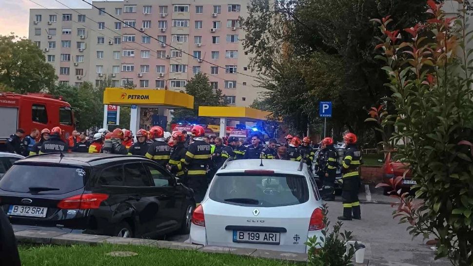 Persoane intoxicate cu o substanță misterioasă. Bloc evacuat în Sectorul 5