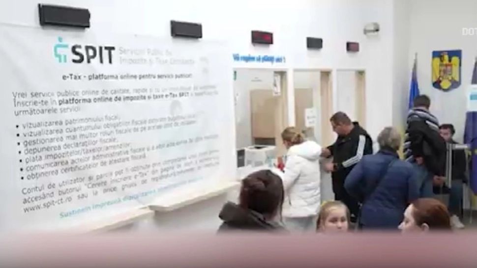 Conturi blocate, opriri peste noapte fără avertisment. Scandal la ghișee: cetățenii se plâng că nu știu cum să-și deblocheze conturile