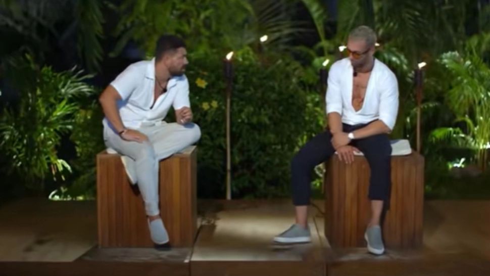 Bătaie în ring după scandalul care a izbucnit la showul ispitelor. Bărbatul umilit în fața iubitei caută răzbunare