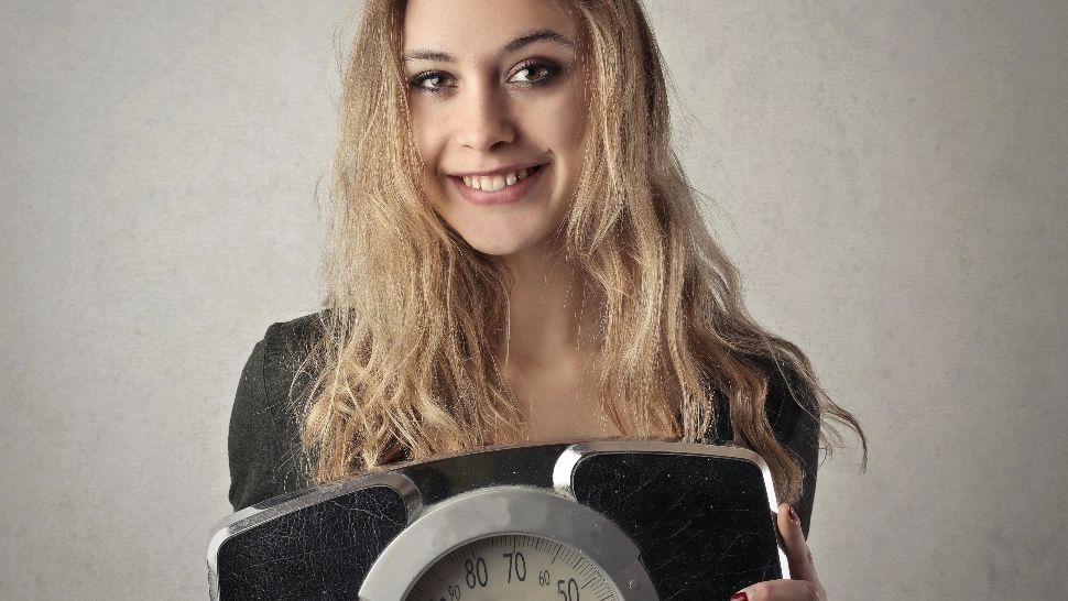 Obiceiul simplu pe care femeile de peste 40 de ani ar trebui să-l adopte ca să slăbească, potrivit nutriționiștilor