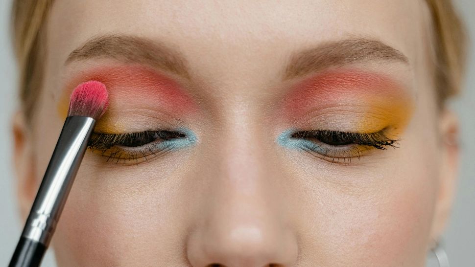 Cum să te fardezi la ochi în funcție de culoarea lor. Sfaturi utile de make-up, pentru toate femeile