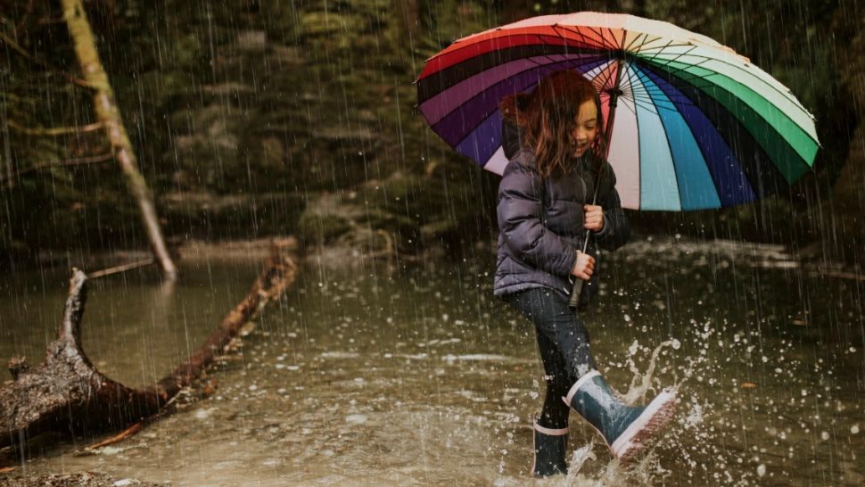 COD ROȘU de ploi abundente și viscol. România intră sub avertizări meteo extreme. ANM a emis Coduri Portocalii și Galbene în rafală 