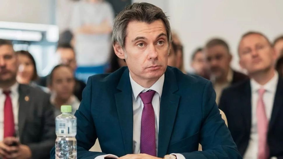 Momentul în care un consilier USR agresează niște elevi de liceu. Cum s-a terminat incidentul pentru rezistul bătăuș - Video