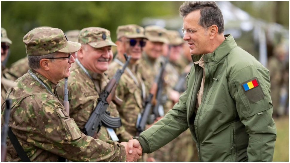  Rezistul de la Apărare dă sfaturi de antrenor soldaților. Moșteanu: ”I-aș ruga pe colegii mei să facă mai mult sport”