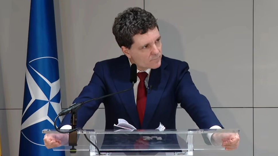 Nicușor Dan vine cu vești proaste despre salariul minim: „E posibil ca unii să-și piardă locul de muncă!”