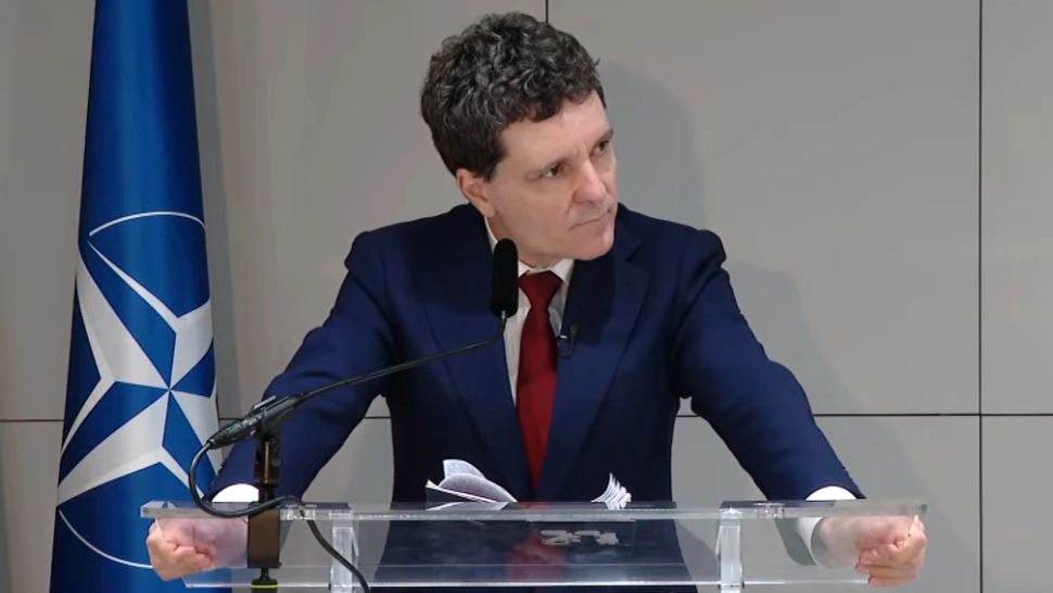 Răspunsul sec al lui Nicușor Dan, întrebat despre închiderea liceelor cu predare în limba română din Ucraina