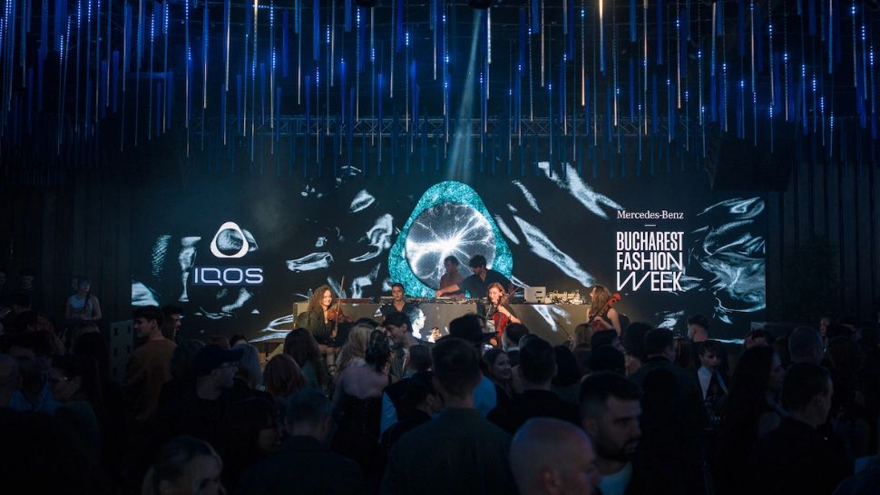 Fashion Talk by IQOS, prezentat de Zarug la Mercedes-Benz Bucharest Fashion Week. Moda a depășit limitele catwalk-ului