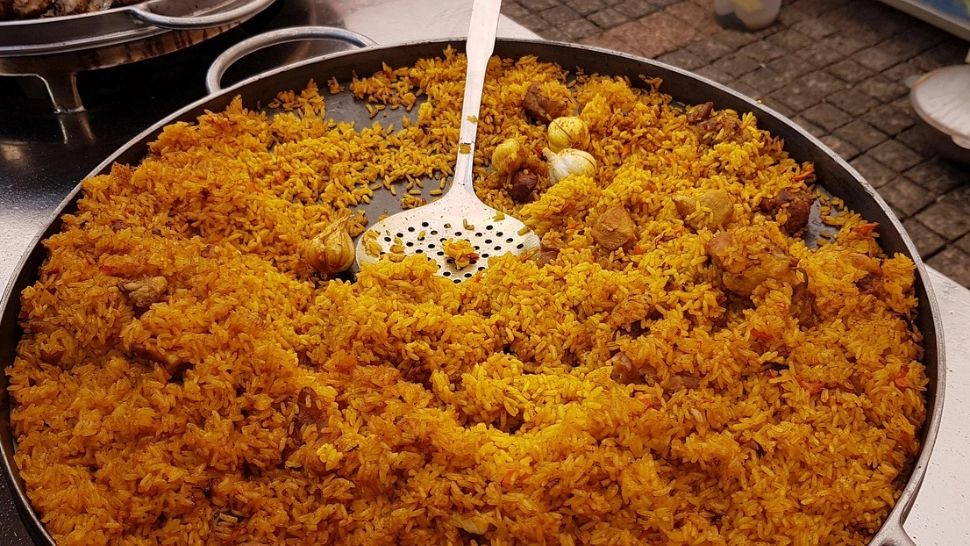 Rețeta secretă a pilafului gustos. Ingredientul surpriză pe care bunicile îl foloseau pentru a-l face pufos și aromat