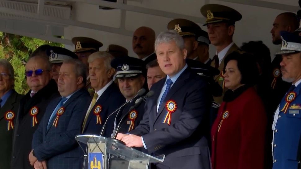 Vicepremierul Cătălin Predoiu, îndemn mobilizator pentru studenții din Anul I ai Academiei de Poliție A. I. Cuza: “Să fiți mereu de Nota 10!” VIDEO