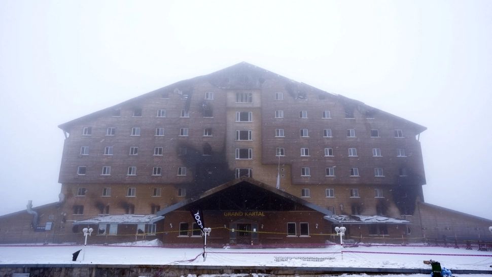 Turcia condamnă pe viață 11 persoane după incendiul care a ucis 78 de oameni, inclusiv 30 de copii