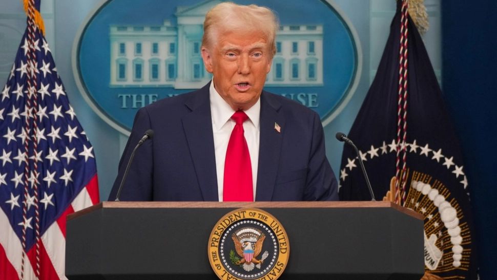 Obiceiurile nocturne ale lui Trump, care îi exasperează pe cei din echipa sa. „Nu vrei să fii în Air Force One într-o călătorie” 