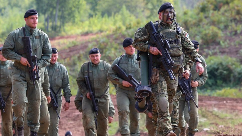 O țară din apropierea României a introdus serviciul militar obligatoriu. Primele recrutări încep la sfârșitul anului