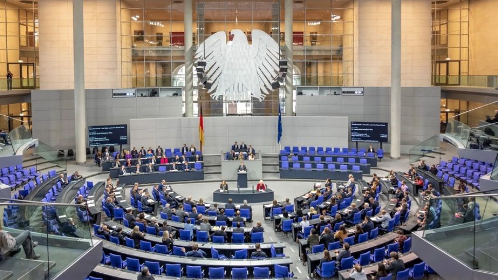 Germania pune frână cetățeniei facile. Legea a fost respinsă după luni de dezbateri aprinse în Bundestag