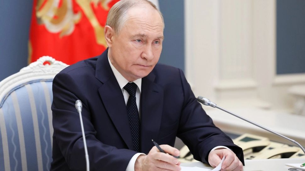 Kremlinul își arată mușchii. Putin a supervizat un exercițiu nuclear pentru testarea pregătirii și a structurilor de comandă