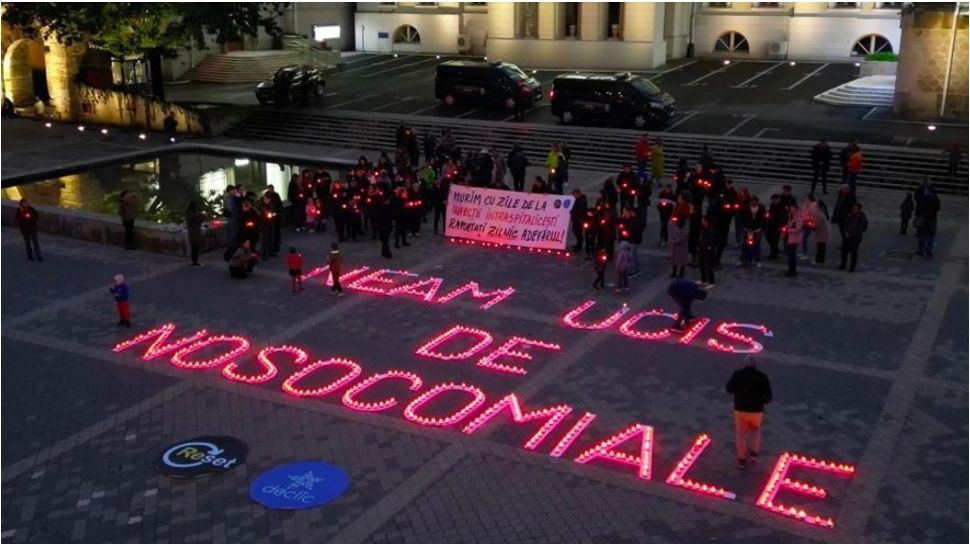 Protest cu sute de candele după moartea celor 7 bebeluși la spitalul ”Sfânta Maria” din Iași. ”Neam ucis de nosocomiale”