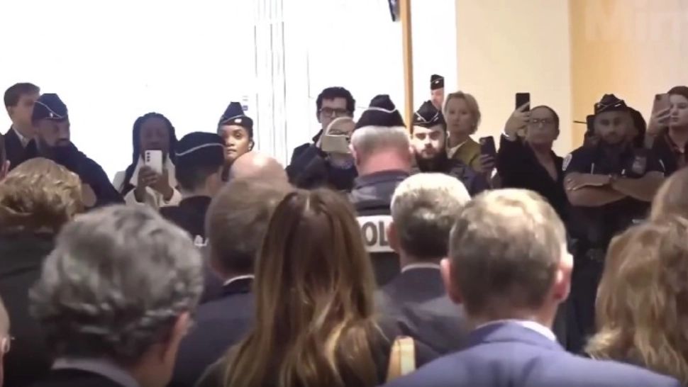 Fostul președinte al Franței se pregătește să ajungă la pușcărie. Nicolas Sarkozy vrea să scrie și o carte