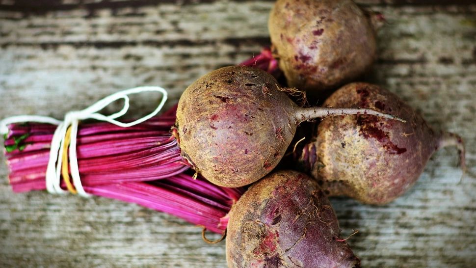 De ce ar trebui să consumi cât mai des sfecla roșie. Ce boli poate preveni această legumă