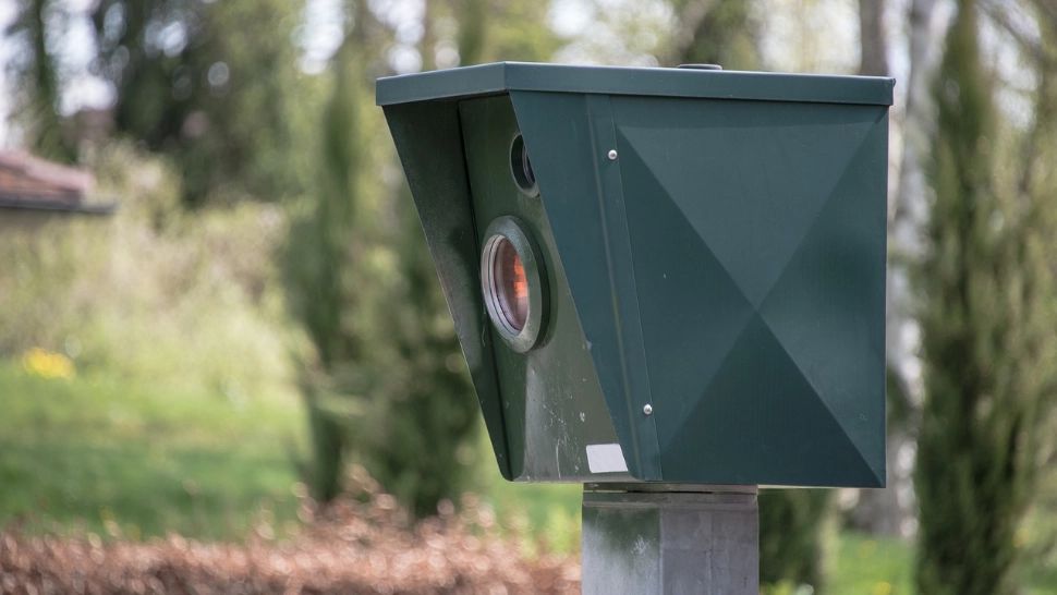 Un olandez a fost prins de radar de 16 ori într-o singură zi, pe același drum, în timp ce mergea să cumpere benzină mai ieftină: „Cutia poștală era plină!”