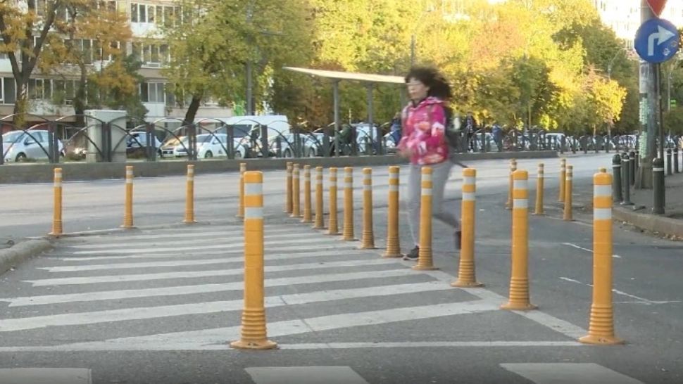 Afacerea cu stâlpișori. Cum sunt deturnați banii bucureștenilor?