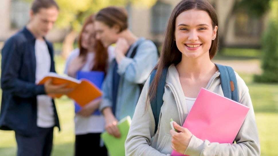 O studentă obligată să plătească 32.500 de euro pentru un transfer a dat universitatea în judecată și a câștigat în instanță