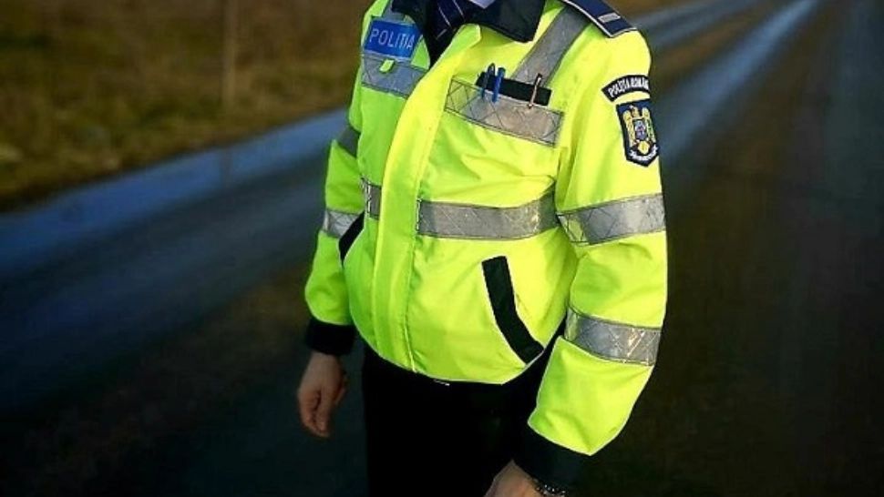 Un poliţist din Ploieşti, acuzat de viol, a fost trimis în judecată pentru folosirea funcţiei in scop sexual