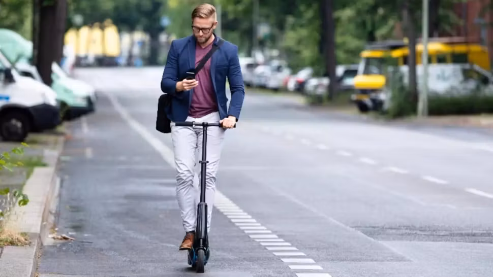 A intrat în vigoare RCA pentru trotinete. Amenzile pentru cei care nu respectă legea sunt uriașe