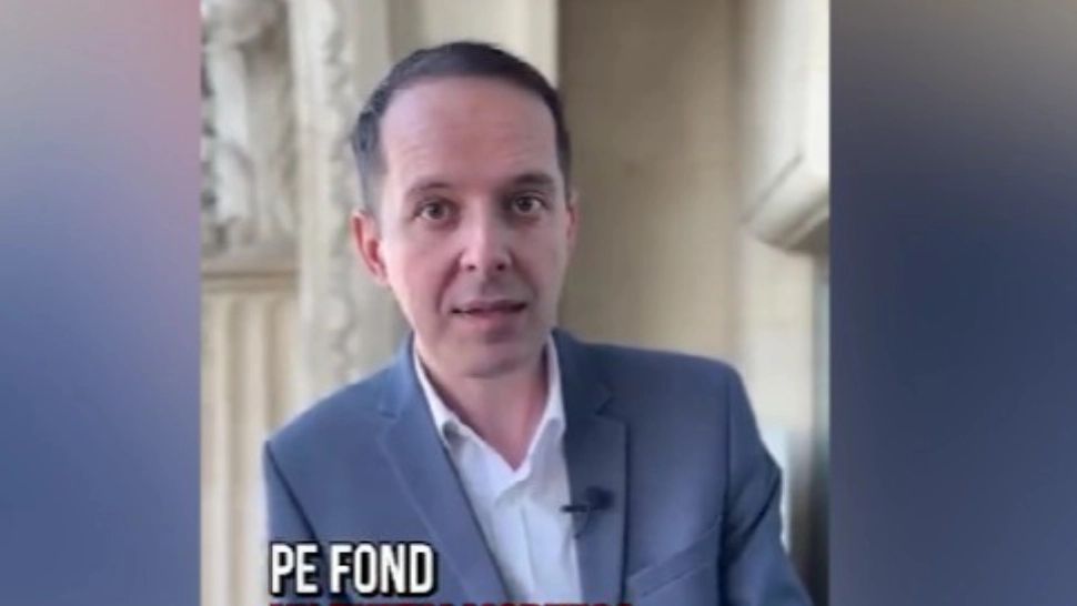 Scandalul CCR: reziștii vor să modifice Constituția. Au luat foc și cer desființarea Curții Constituționale