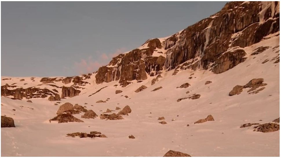 Minor dispărut pe traseul spre Vârful Omu, găsit de meteorologul de serviciu. A căzut şi a suferit un trumatism al coloanei vertebrale, neputând să se mişte