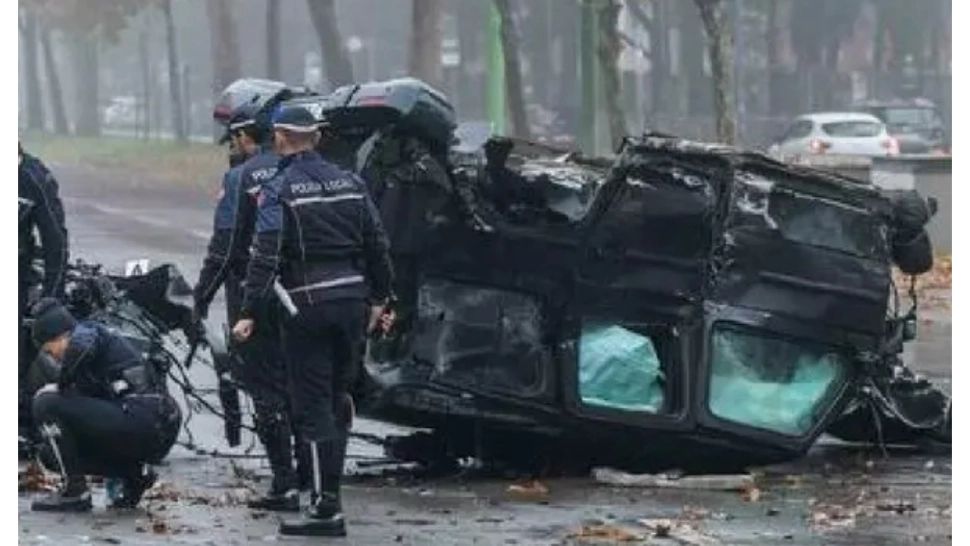 Accident rutier terifiant la Milano: fiul unui medic cardiolog a murit după ce mașina sa luxoasă de jumătate de milion de euro s-a rupt în două
