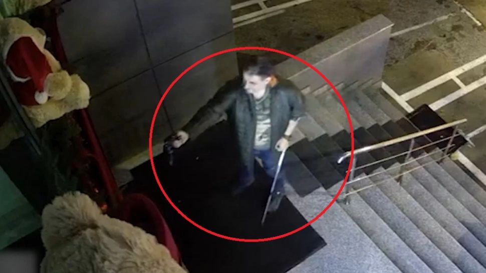 Scandalos! Medicul care a vrut să intre cu mașina în Ambasada Rusiei a încercat să dea foc unei clinici stomatologice: poliția a deschis dosar penal 