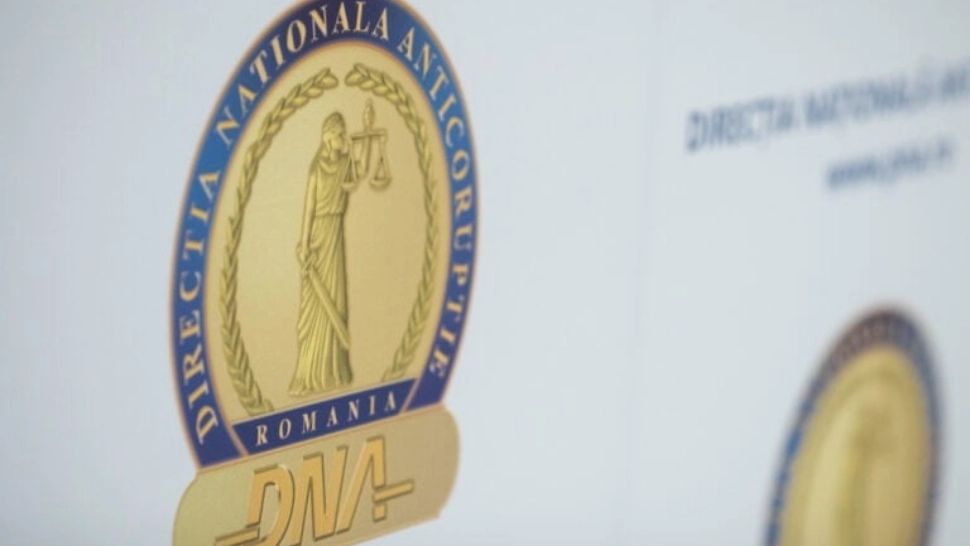 Primarul din Zăneşti, județul Neamț, reținut de DNA pentru luare de mită. Case, bani și contracte publice, în centrul anchetei