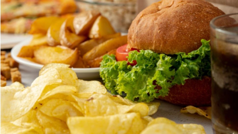 Alimentele care nu trebuie consumate niciodata seara. Despre ce este vorba și ce se poate întâmpla în caz contrar