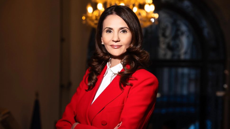 Anca Alexandrescu: ”Alegerile din 7 decembrie nu sunt despre parcări inteligente, sunt despre dreptul la viață, la demnitate”