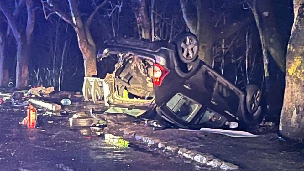 Accident grav pe DN1, în Azuga. Opt victime, inclusiv trei copii. Un tânăr de 24 de ani, în stop cardio-respirator