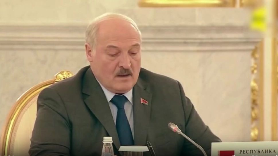 Dictatorul Belarusului își ridică fortăreața de lux lângă ruși