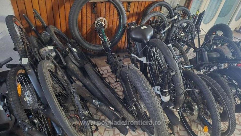 Biciclete și trotinete electrice furate, în valoare de peste 200.000 de lei, găsite la vamă