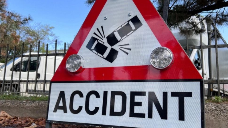 Accident rutier grav în județul Bihor. O femeie de 59 de ani a murit, după ce două mașini s-au ciocnit violent 