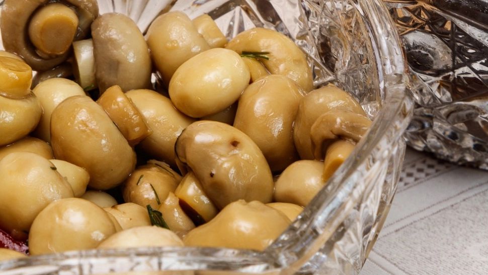 Ciuperci murate pentru iarnă. Aperitivul pe care trebuie să-l ai în cămara ta