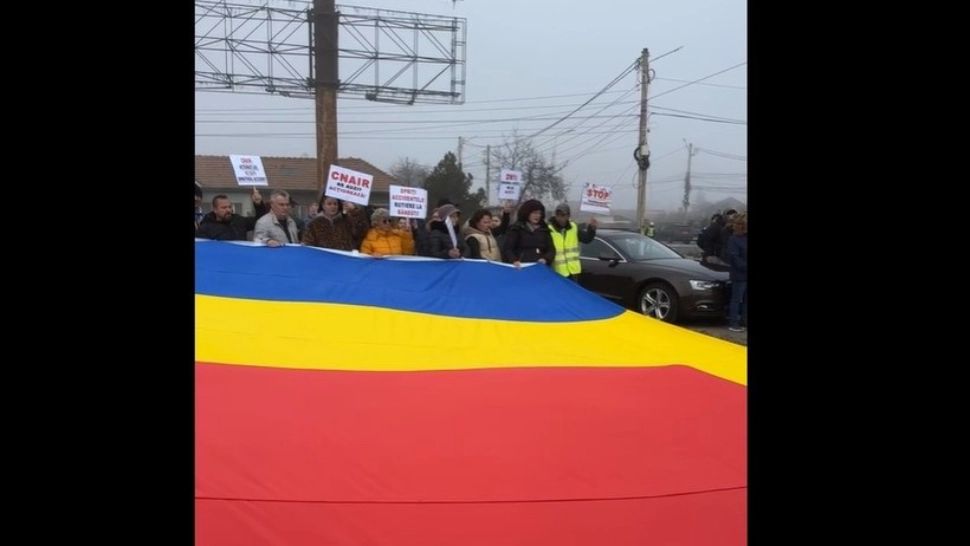 Protest pe DN 1 la Băneşti. Localnicii cer sens giratoriu și refacerea pasarelei pietonale din cauza pericolelor din trafic