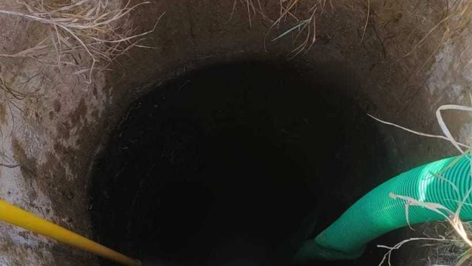 Descoperire macabră în județul Neamț. Trupul unui bărbat în stare avansată de descompunere, găsit într-o fântână dezafectată