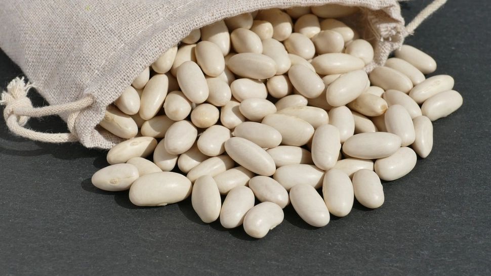 Ingredientul pe care trebuie să-l pui în mâncarea de fasole ca să NU producă balonare