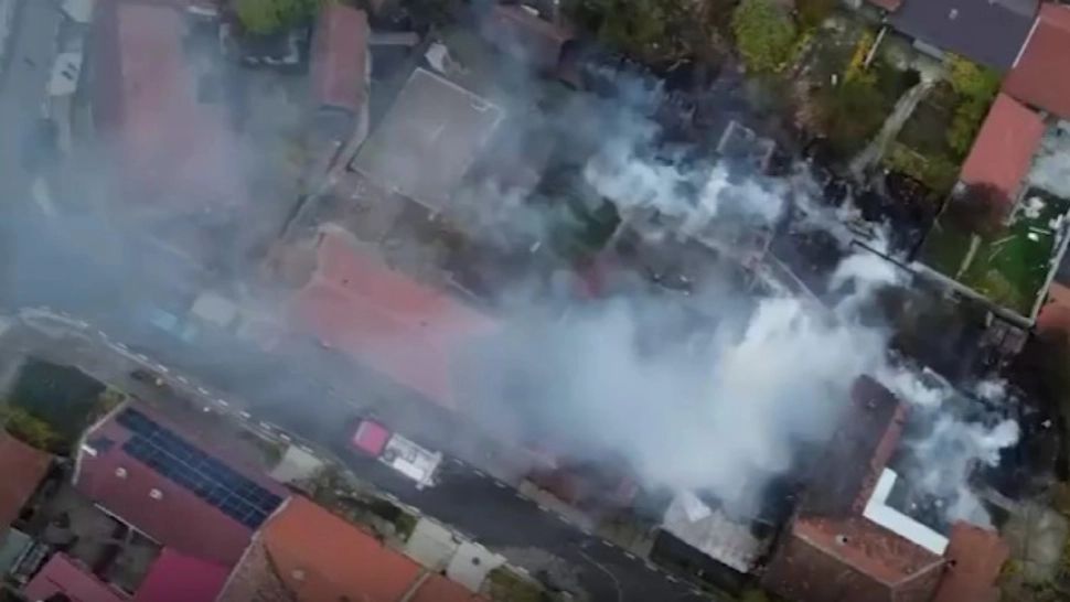 Două case mistuite de flăcări în Clisura Dunării. Familiile au rămas pe drumuri