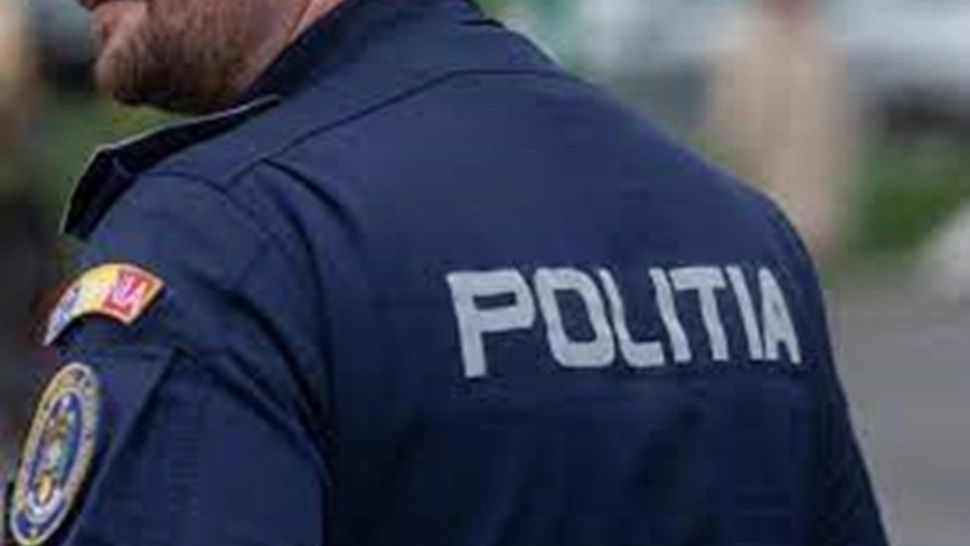 Femeie bătută crunt cu pumnii în față de către partener. Individul i-a pus și cuțitul la gât