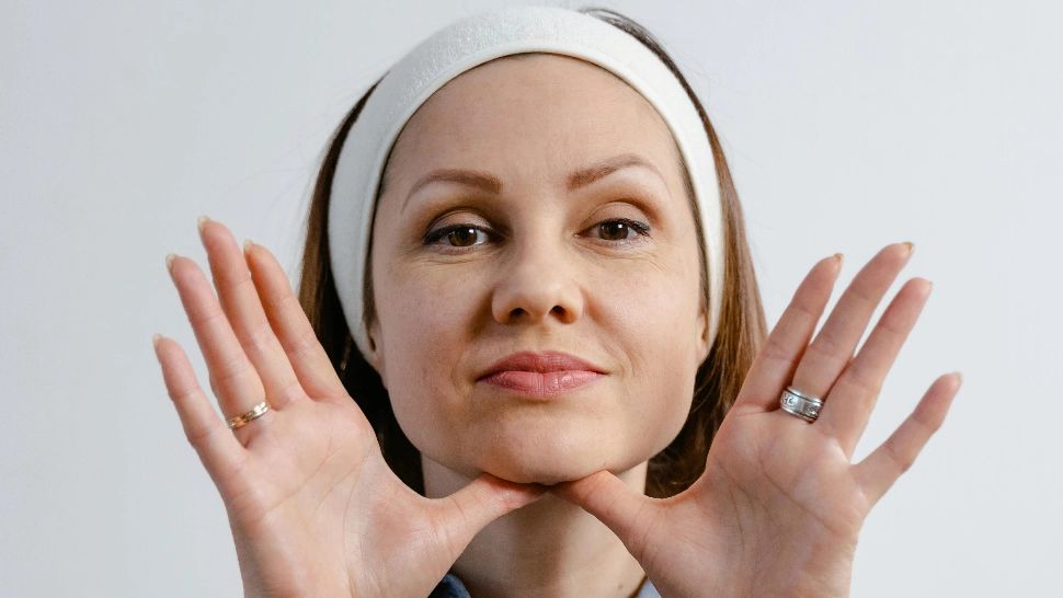 Măști faciale cu efect de lifting. Sunt la îndemâna oricui și au efect imediat