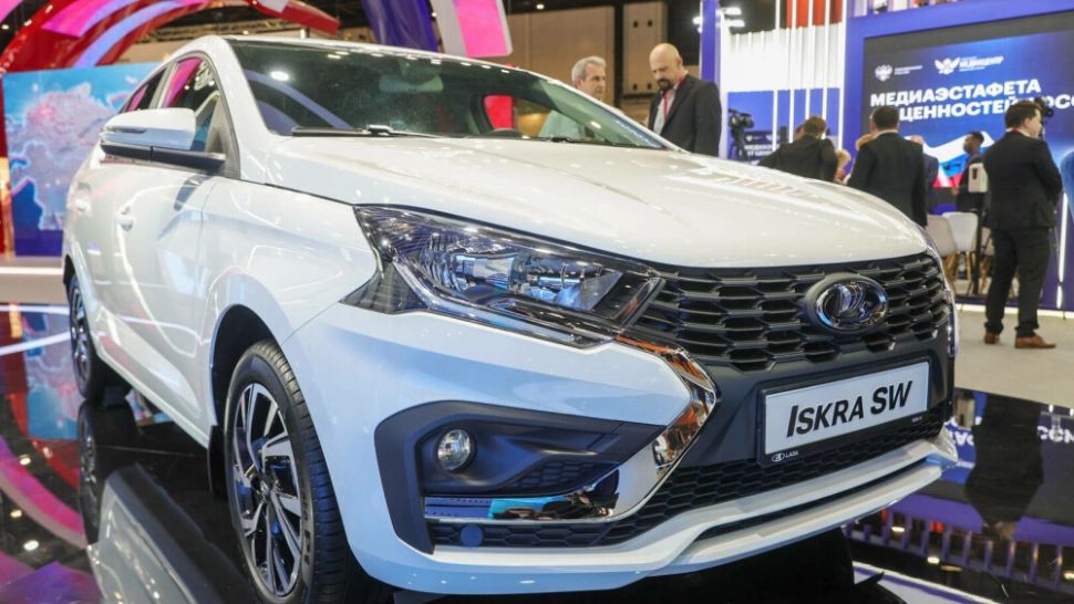 Piaţa auto din Rusia se prăbuşeşte dupa 3 ani de război. Cât a ajuns să coste o maşină