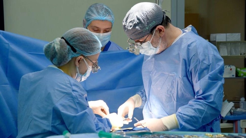 Control fără precedent în spitale. Fenomenul medicilor care fug de la stat la privat, sub lupa Ministerului Sănătății