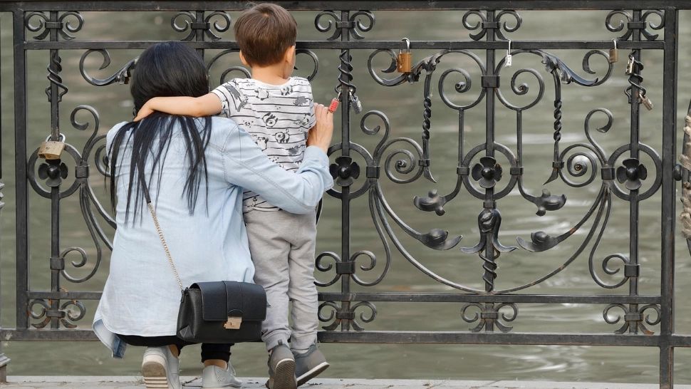 Tragedie pe o plajă din Malaysia: un copil a murit după ce a fost înțepat de o meduză. Vladimir avea 2 ani