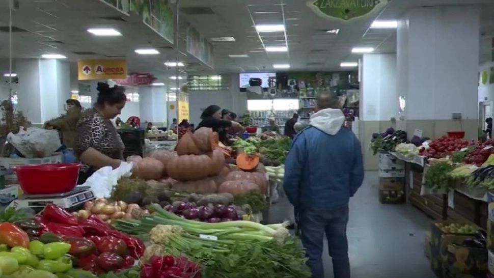 Românii nu mai fac față prețurilor. Inflația a atins 9,8%